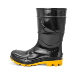 Bota de PVC Cano Médio 28cm Preta com Solado Amarelo - Cartom | CA - 50829